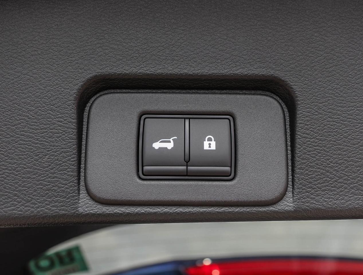 2025 Nissan Rogue SV Moonroof LEATHER ROOF/LOW RATES Photo