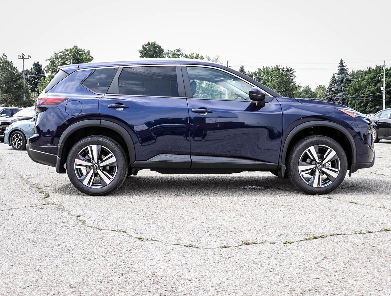 2025 Nissan Rogue SV PREMIUM Photo4
