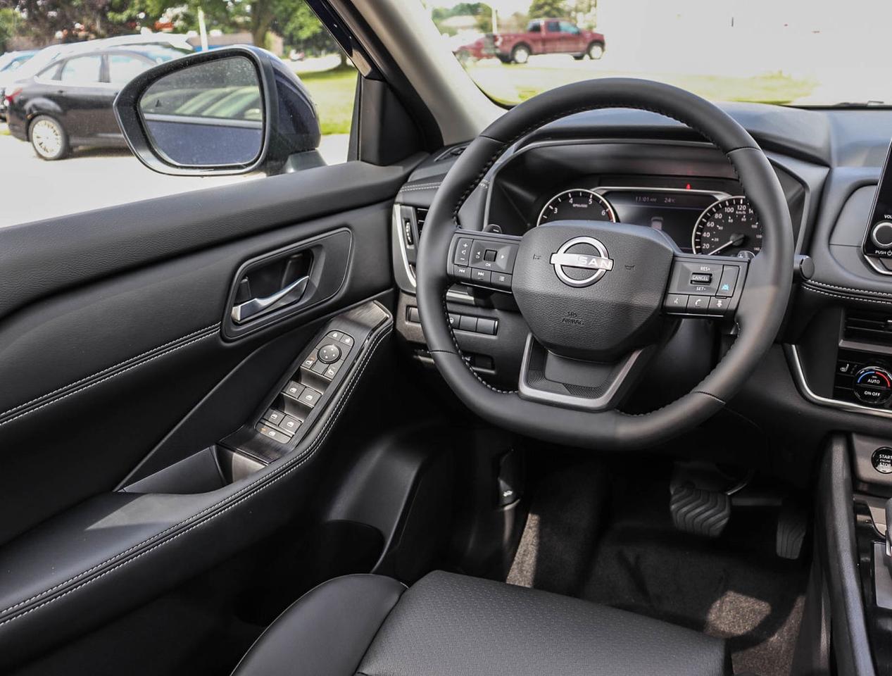 2025 Nissan Rogue SV PREMIUM Photo