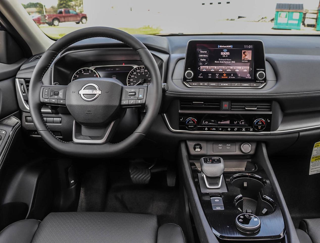 2025 Nissan Rogue SV PREMIUM Photo