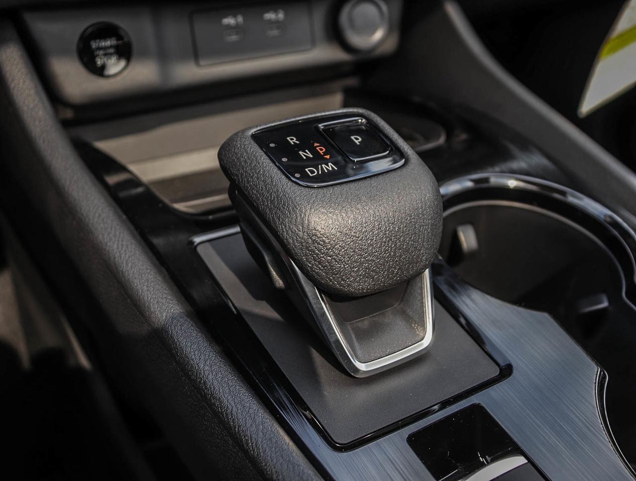 2025 Nissan Rogue SV PREMIUM Photo