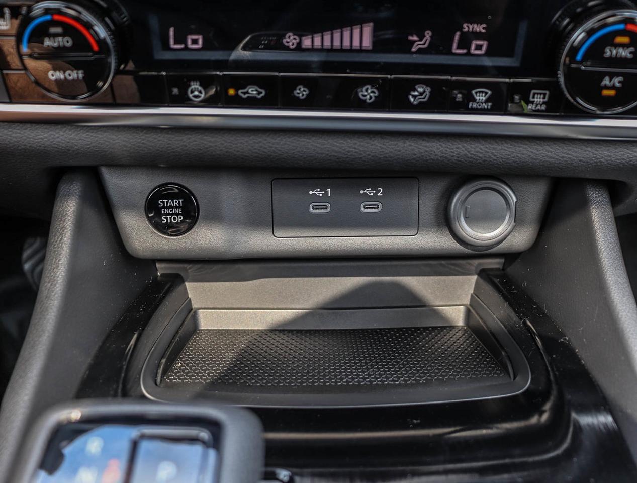 2025 Nissan Rogue SV PREMIUM Photo