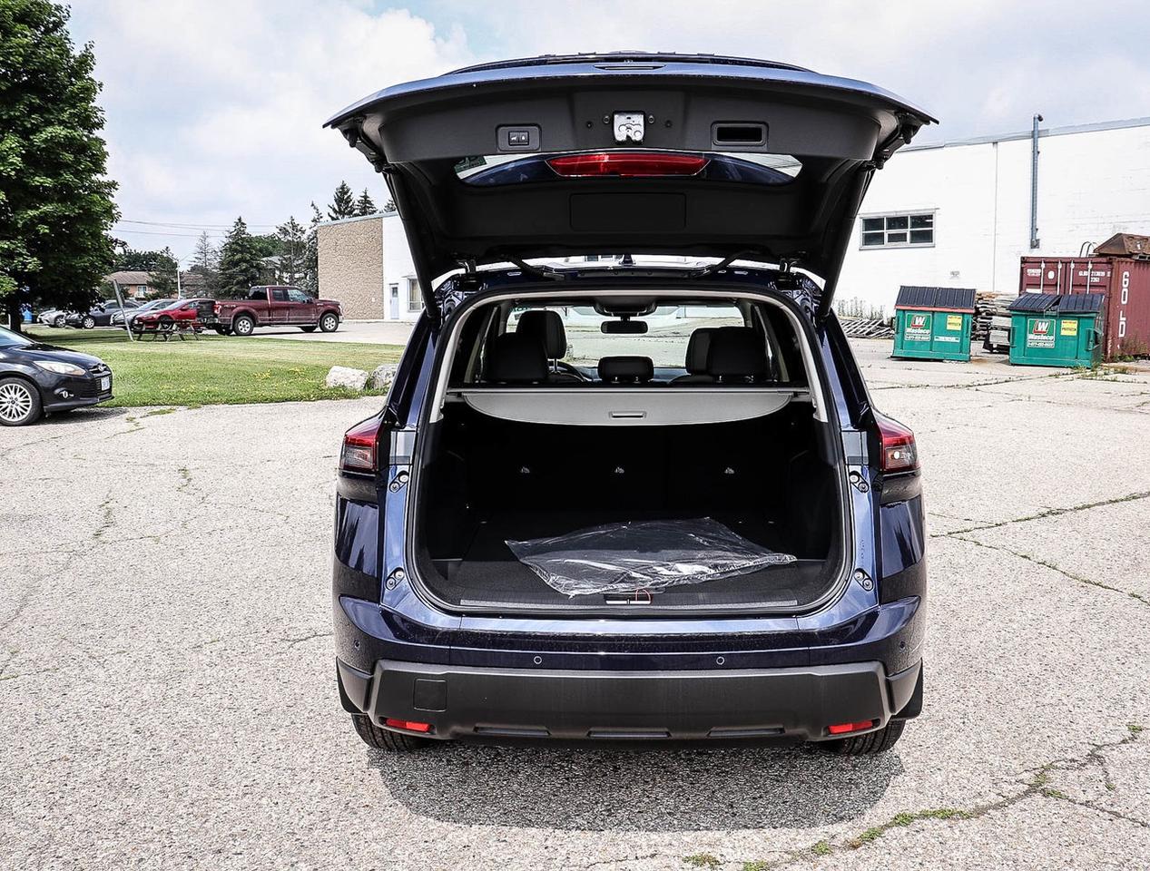 2025 Nissan Rogue SV PREMIUM Photo