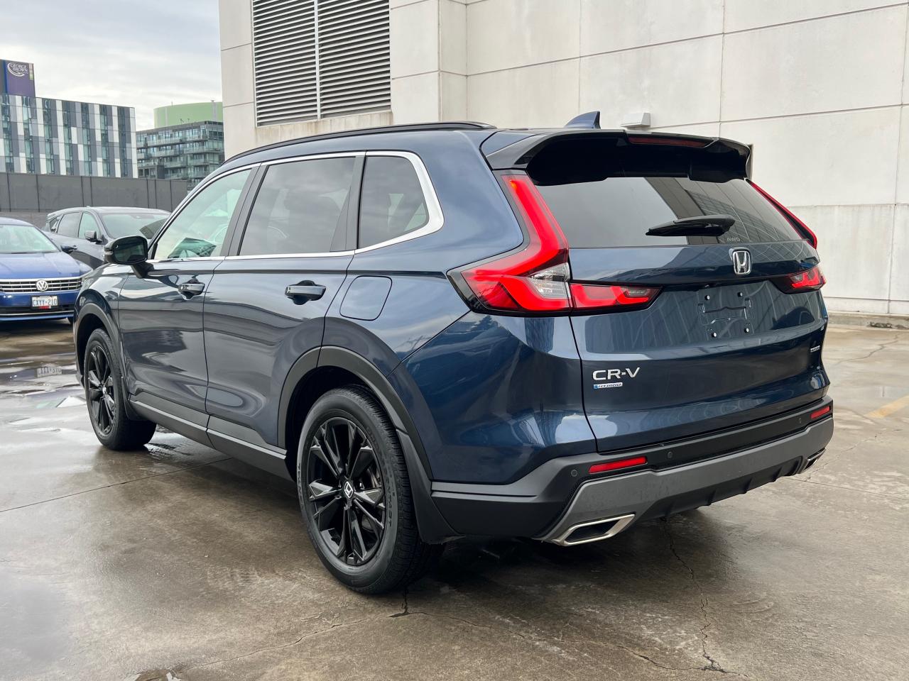 2025 Honda CR-V Hybrid Touring 4dr All-Wheel Drive Photo4