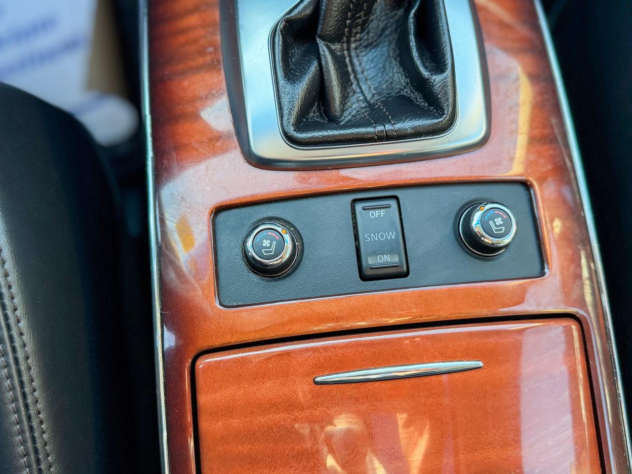 2016 Infiniti QX70 SPORT-AWD/NAVI/LOW KM/360 CAMERA/3.7L/PUSH START Photo