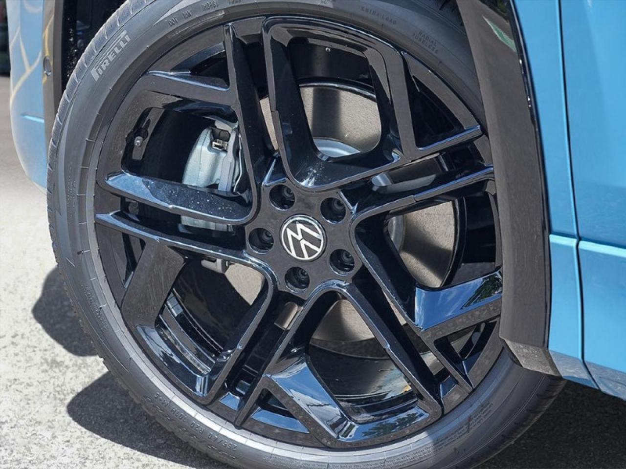 2026 Volkswagen Tiguan Comfortline R-Line Black Edition Photo