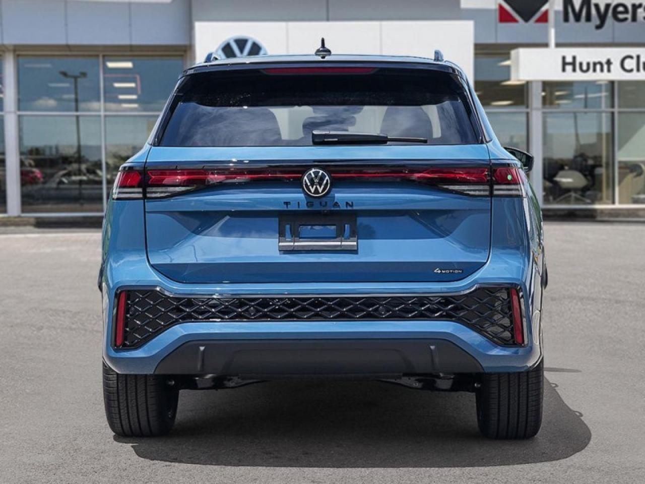 2026 Volkswagen Tiguan Comfortline R-Line Black Edition Photo4