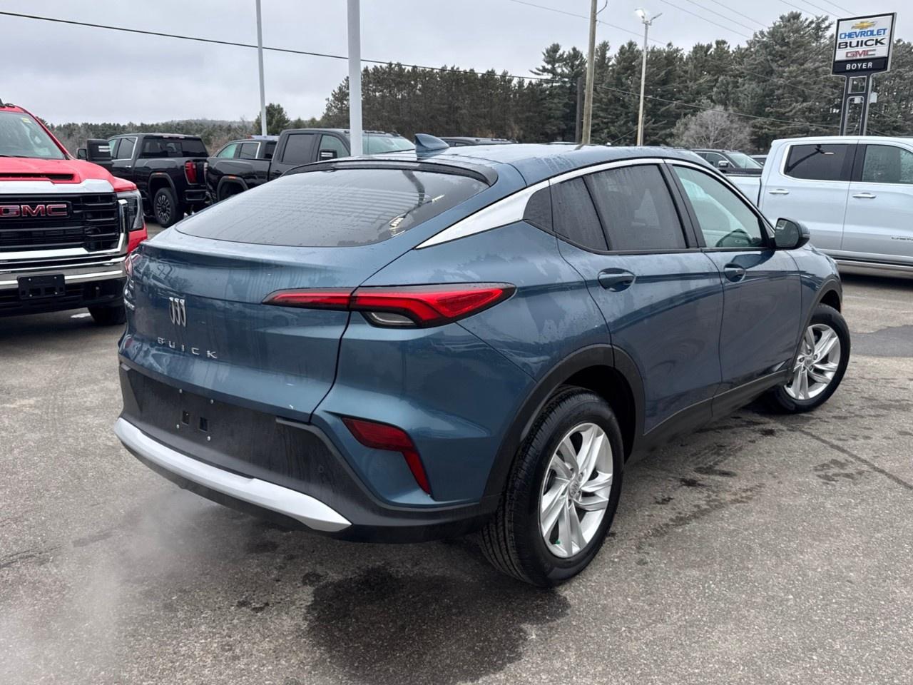 2026 Buick Envista FWD 4dr Preferred Photo4