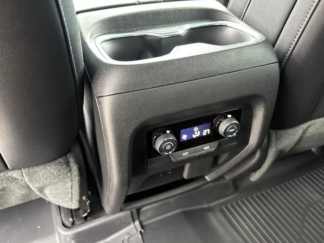 2026 Chevrolet Traverse AWD 4dr LT Photo