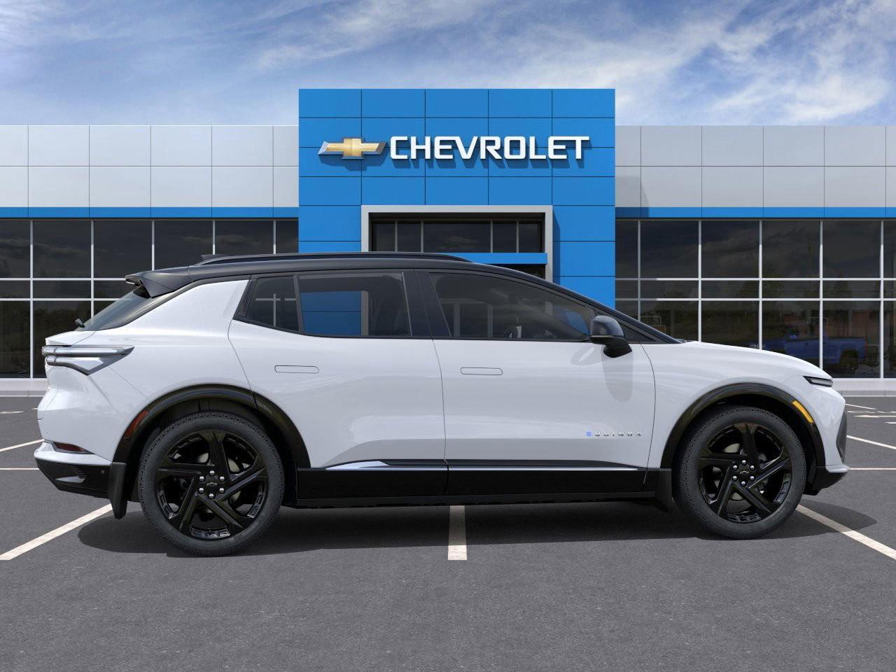 2026 Chevrolet Equinox EV RS 4dr Photo4