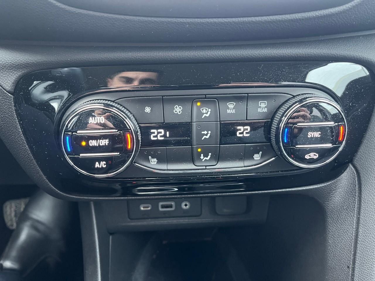 2023 Buick Encore GX AWD 4dr Select Photo