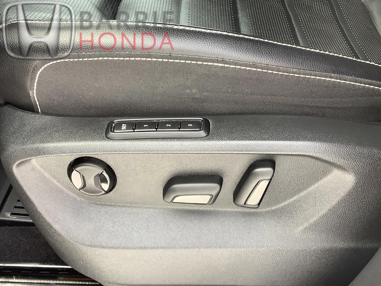 2024 Volkswagen Atlas Cross Sport 2.0 TSI Highline 4dr All-Wheel Drive 4MOTION Photo