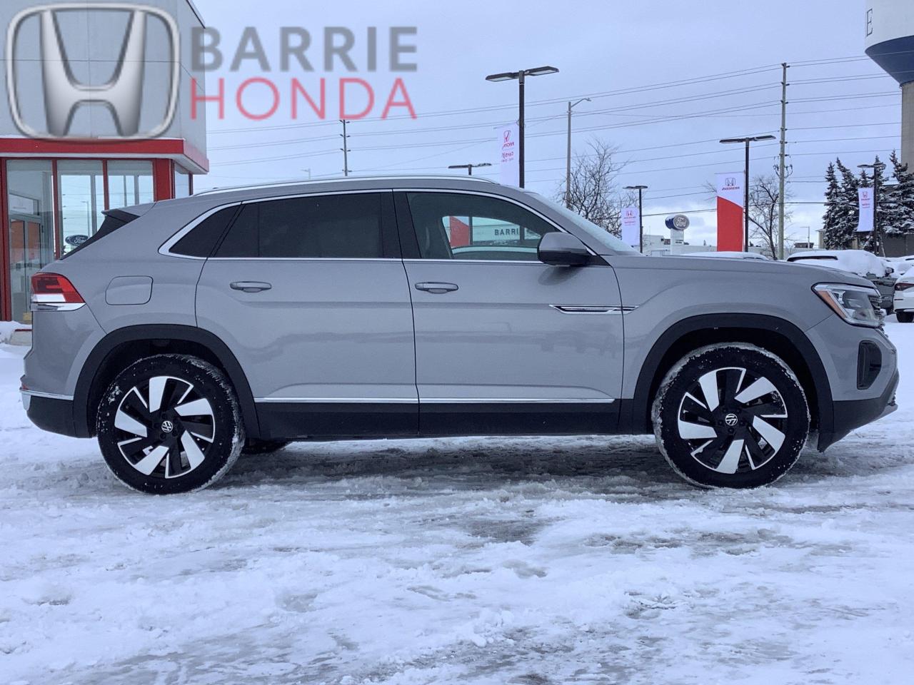 2024 Volkswagen Atlas Cross Sport 2.0 TSI Highline 4dr All-Wheel Drive 4MOTION Photo