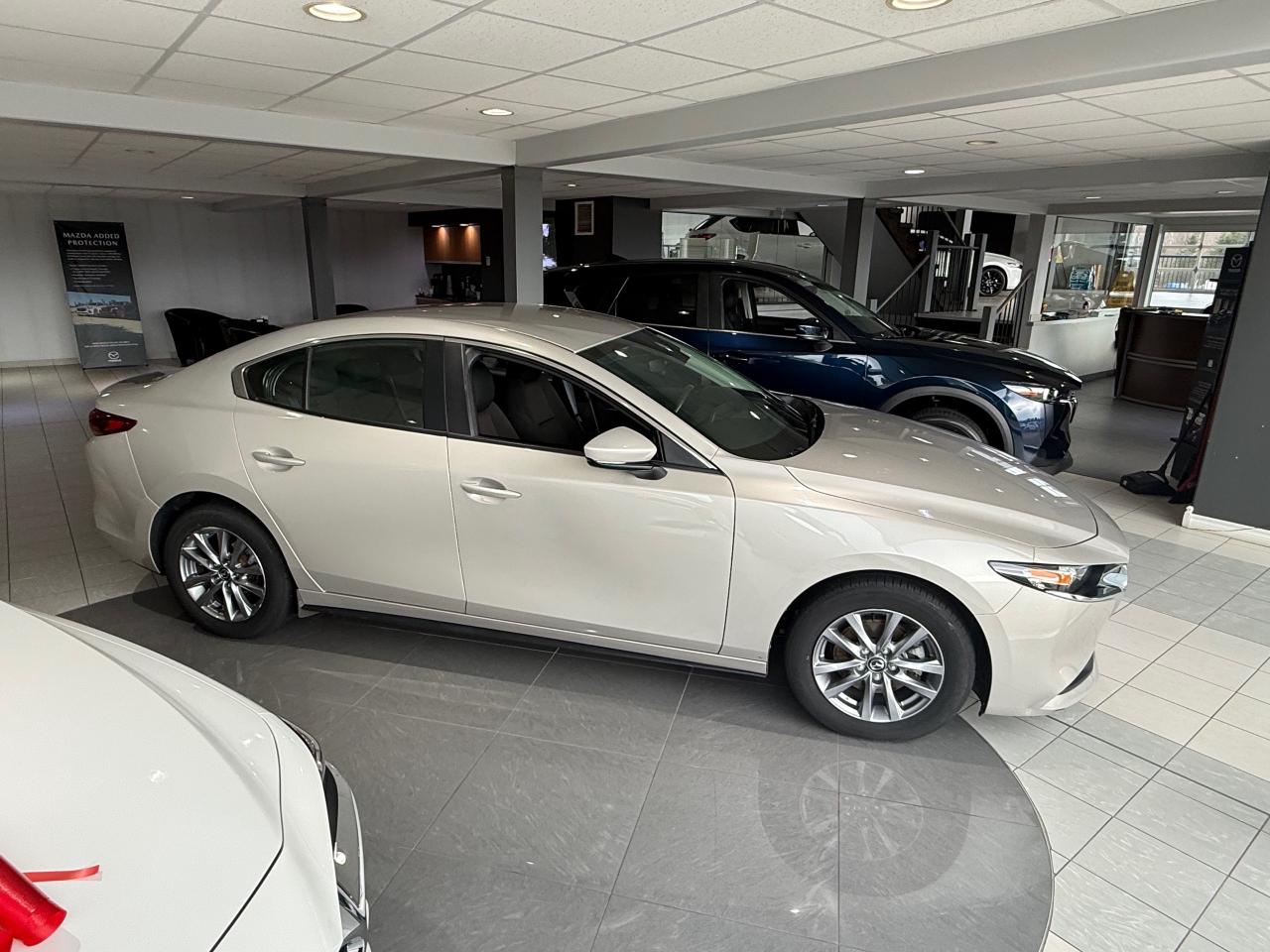 2022 Mazda 3 GS (A6) 4dr i-ACTIV All-Wheel Drive Sedan Photo2