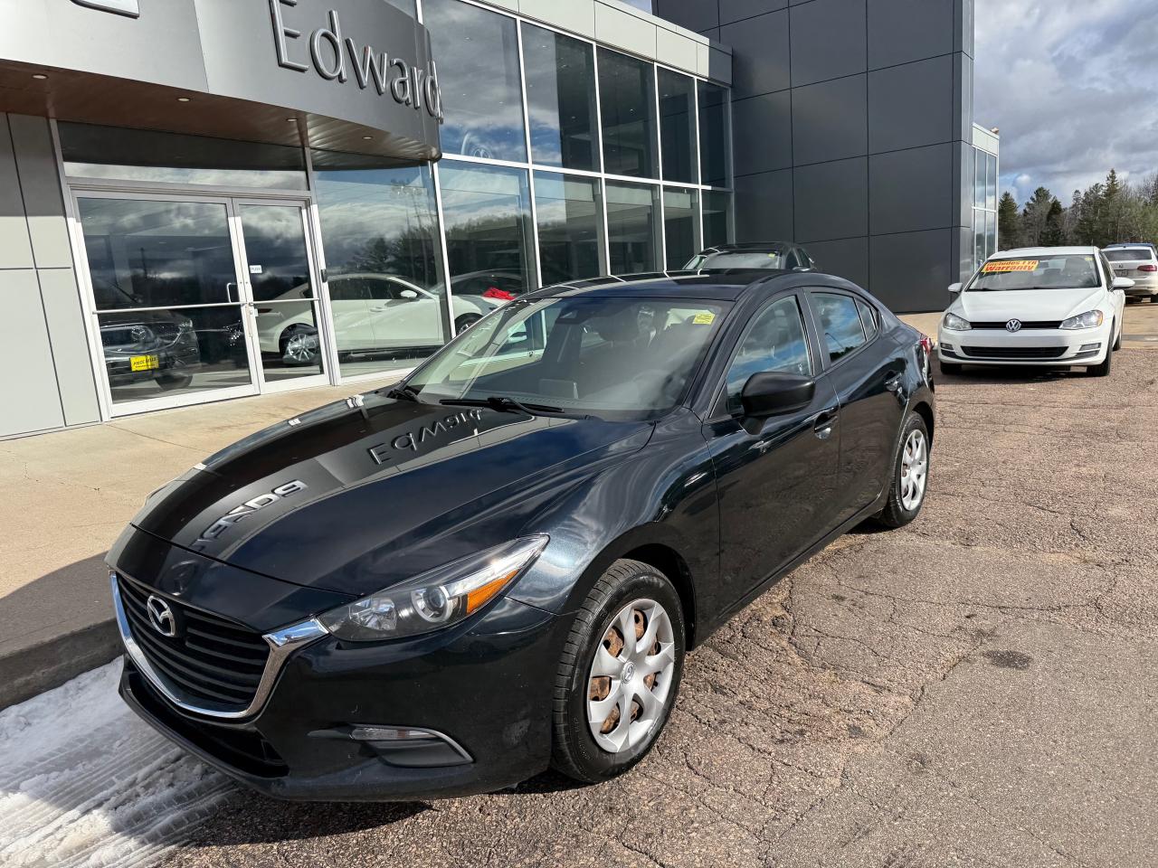 2018 Mazda 3 GX (M6) 4dr Sedan Photo3