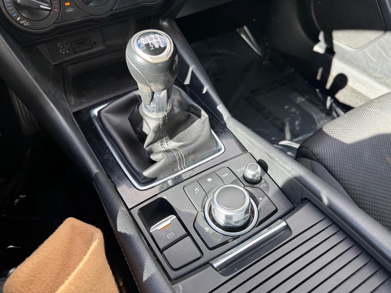 2018 Mazda 3 GX (M6) 4dr Sedan Photo