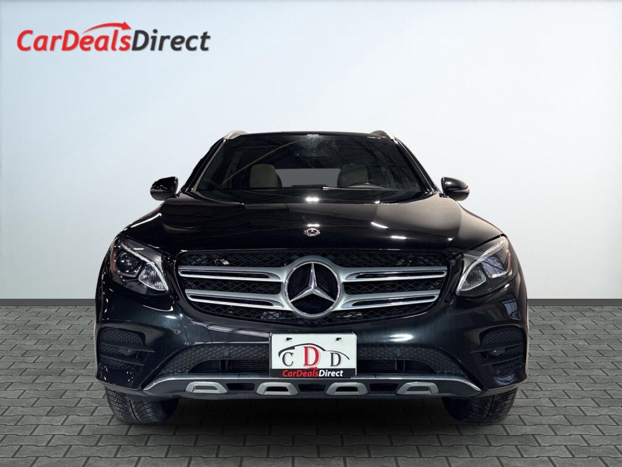 2018 Mercedes-Benz GLC300 AMG Pkg / NAV / Sunroof / Leather / Back-Up Camera Photo