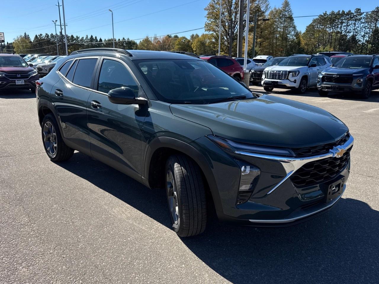2025 Chevrolet Trax Fwd 4dr Lt Photo2