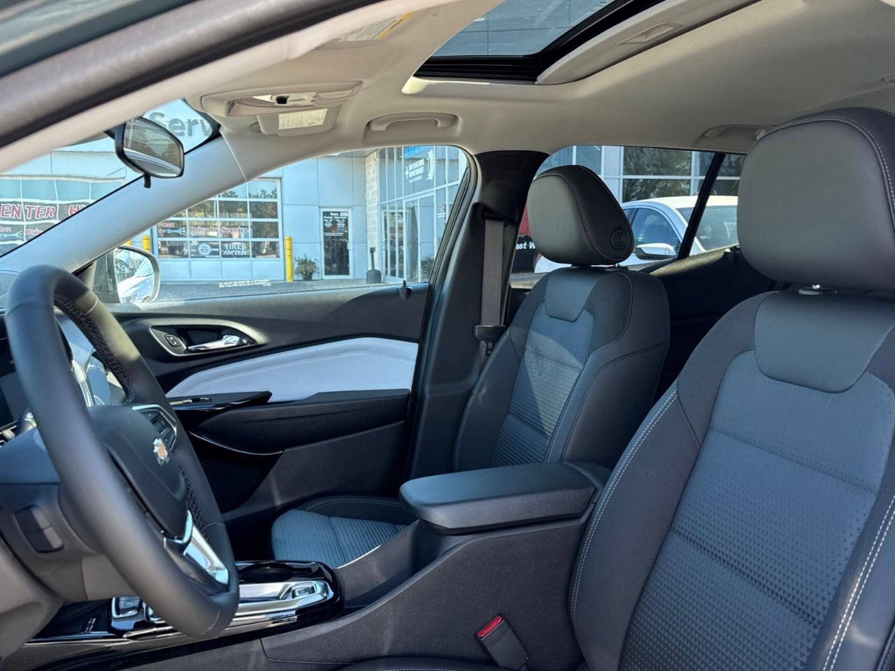 2025 Chevrolet Trax Fwd 4dr Lt Photo