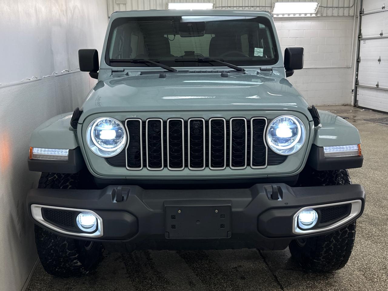 2024 Jeep Wrangler SAHARA 4DR 4X4 Photo