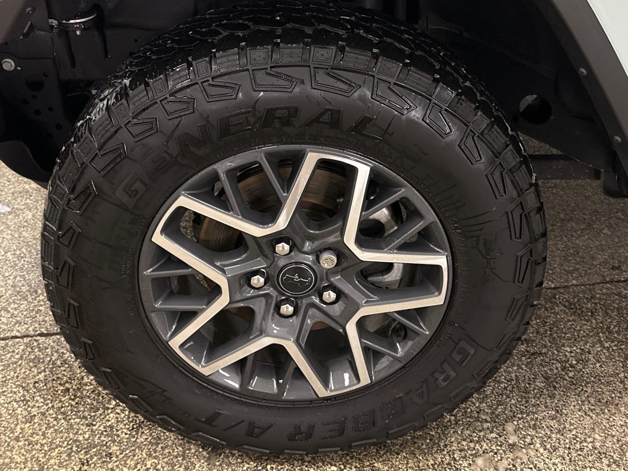 2024 Jeep Wrangler SAHARA 4DR 4X4 Photo