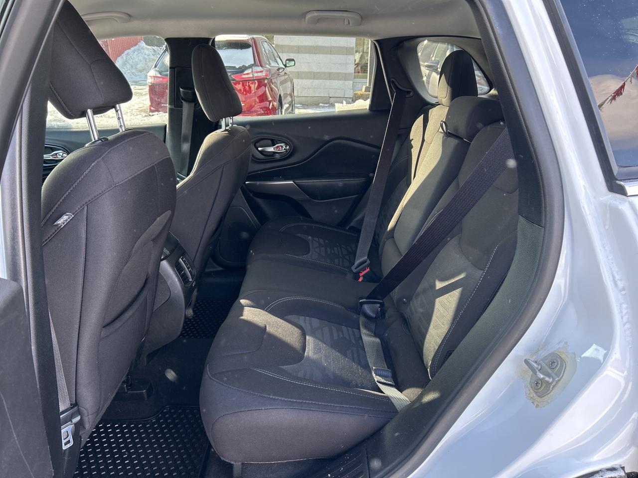 2019 Jeep Cherokee North 4x4 w/Cold Weather, 8.4 Screen, NAV Photo