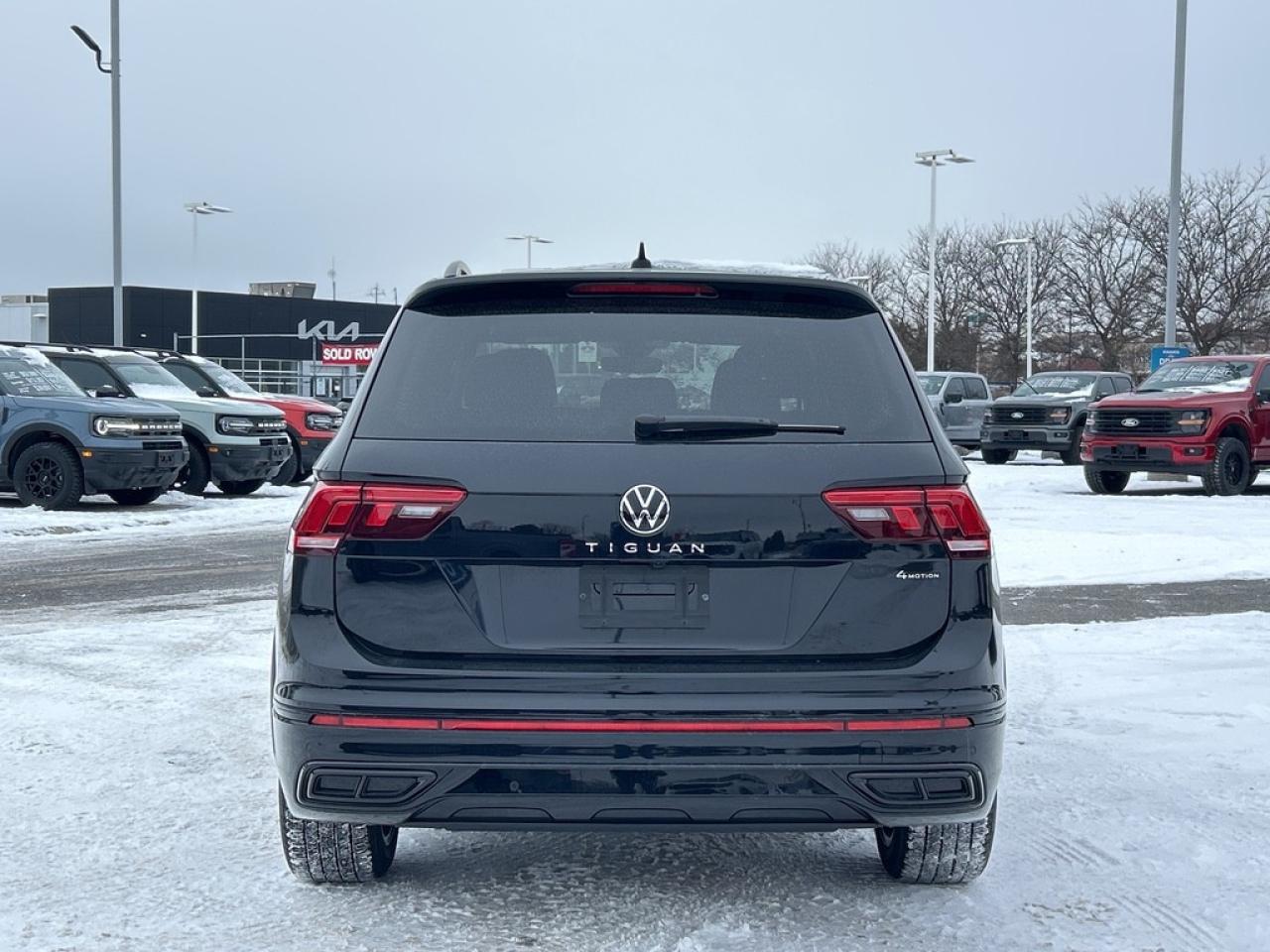 2024 Volkswagen Tiguan Comfortline R-Line Black Edition 4dr All-Wheel Drive 4MOTION Photo