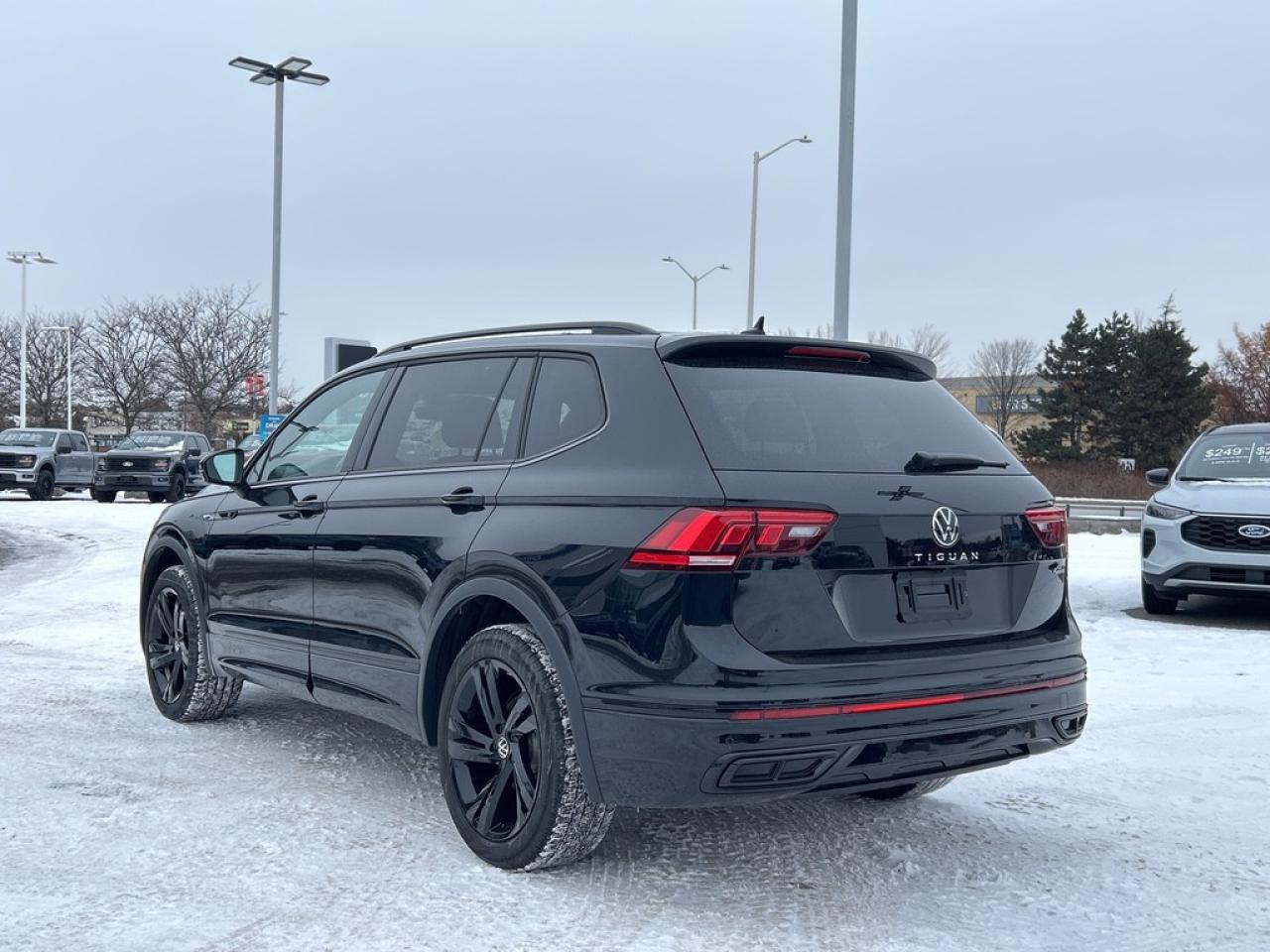 2024 Volkswagen Tiguan Comfortline R-Line Black Edition 4dr All-Wheel Drive 4MOTION Photo