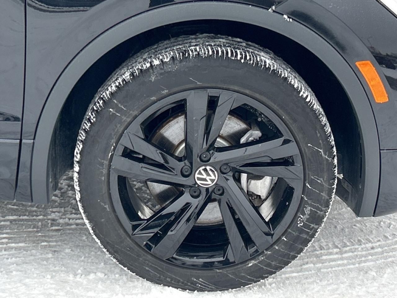 2024 Volkswagen Tiguan Comfortline R-Line Black Edition 4dr All-Wheel Drive 4MOTION Photo