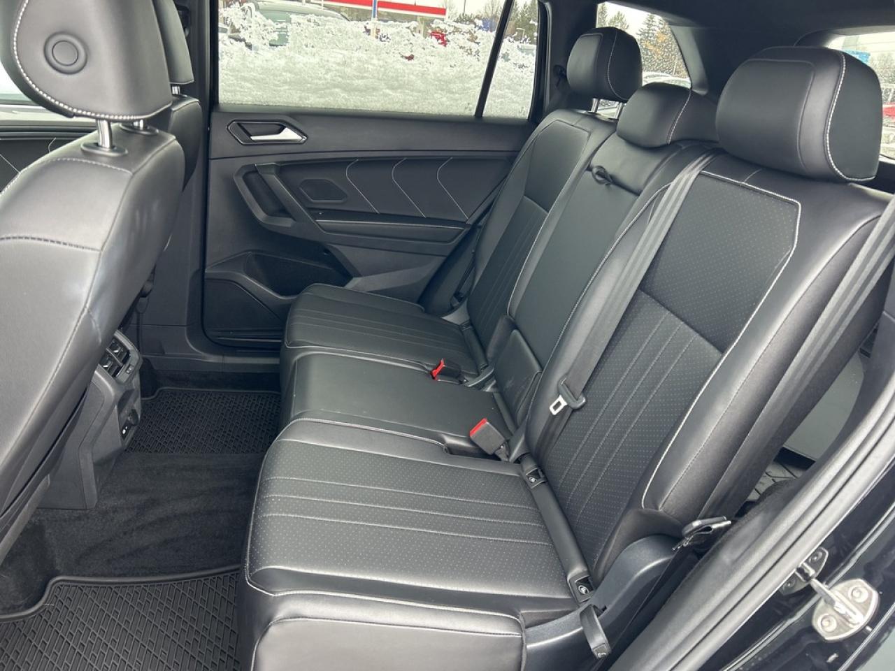 2024 Volkswagen Tiguan Comfortline R-Line Black Edition 4dr All-Wheel Drive 4MOTION Photo