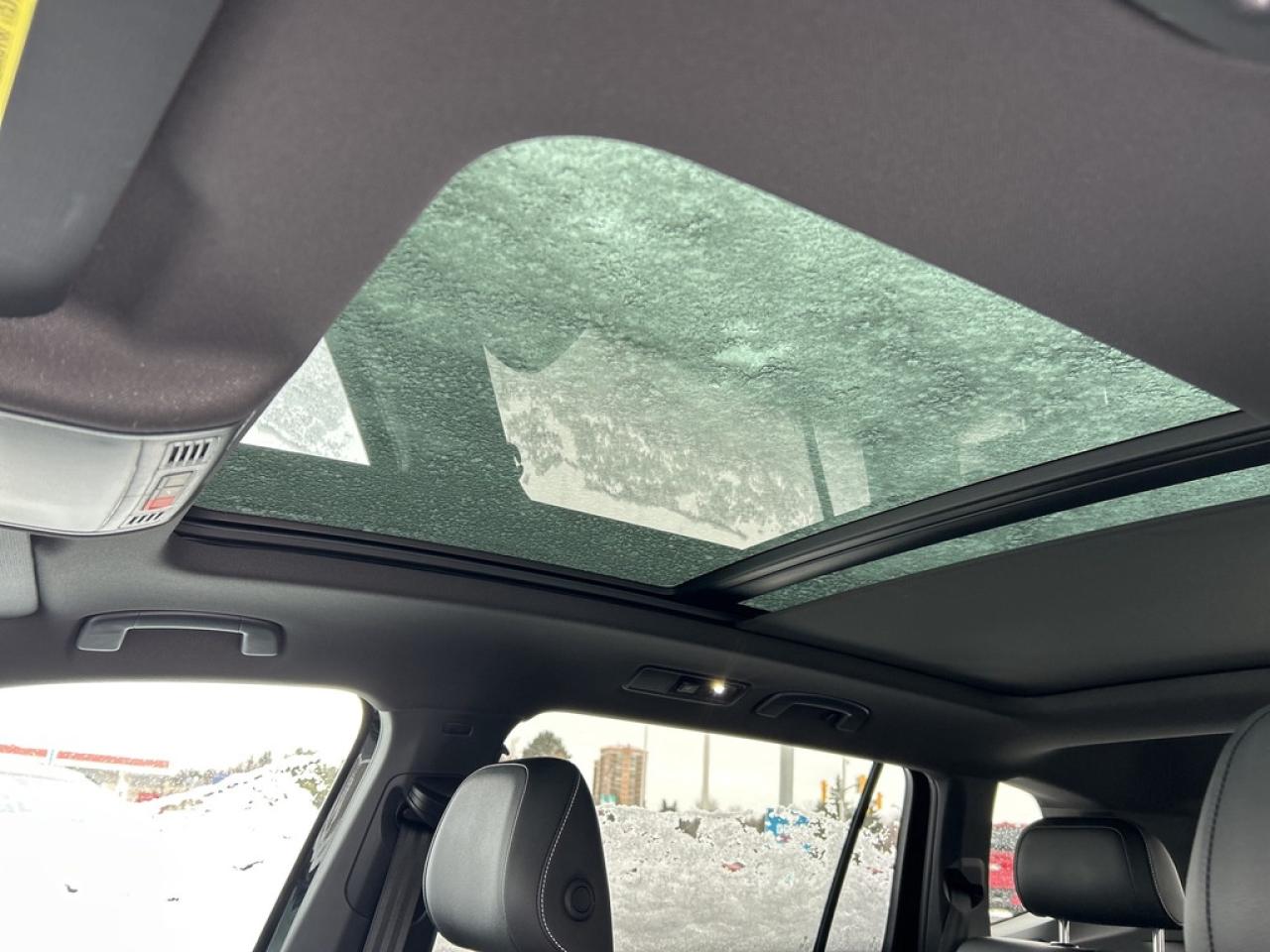 2024 Volkswagen Tiguan Comfortline R-Line Black Edition 4dr All-Wheel Drive 4MOTION Photo