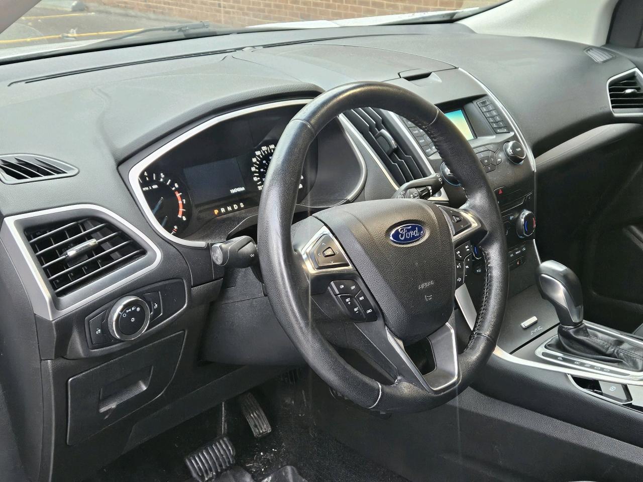 2017 Ford Edge SEL AWD Photo