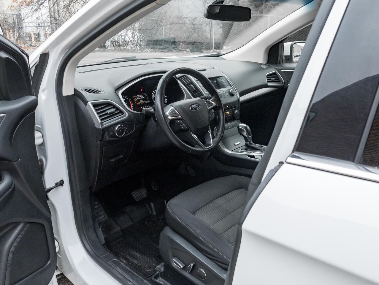 2017 Ford Edge SEL AWD Photo