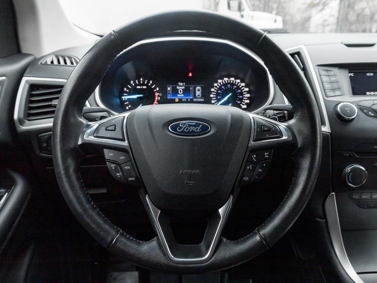 2017 Ford Edge SEL AWD Photo