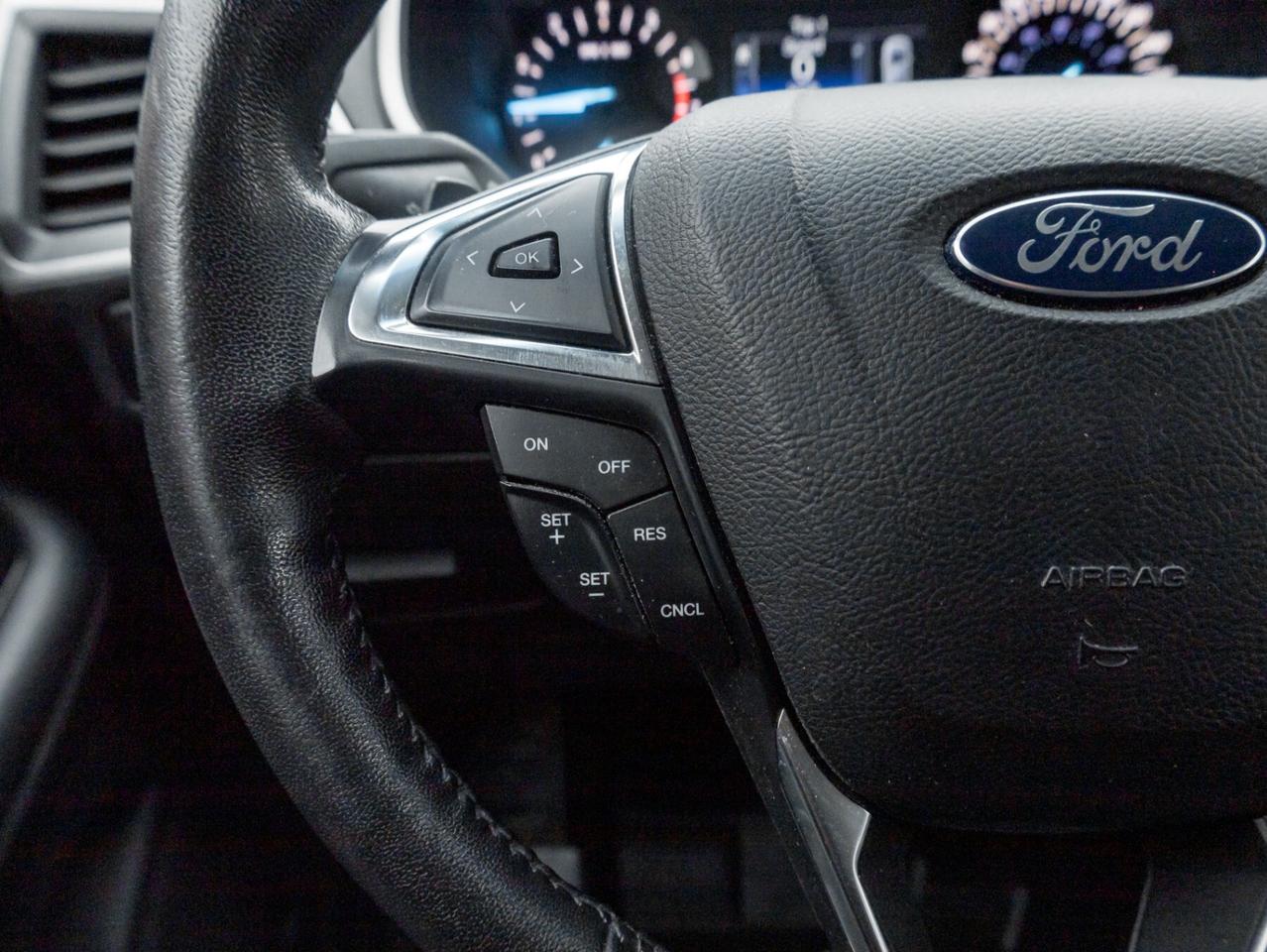 2017 Ford Edge SEL AWD Photo