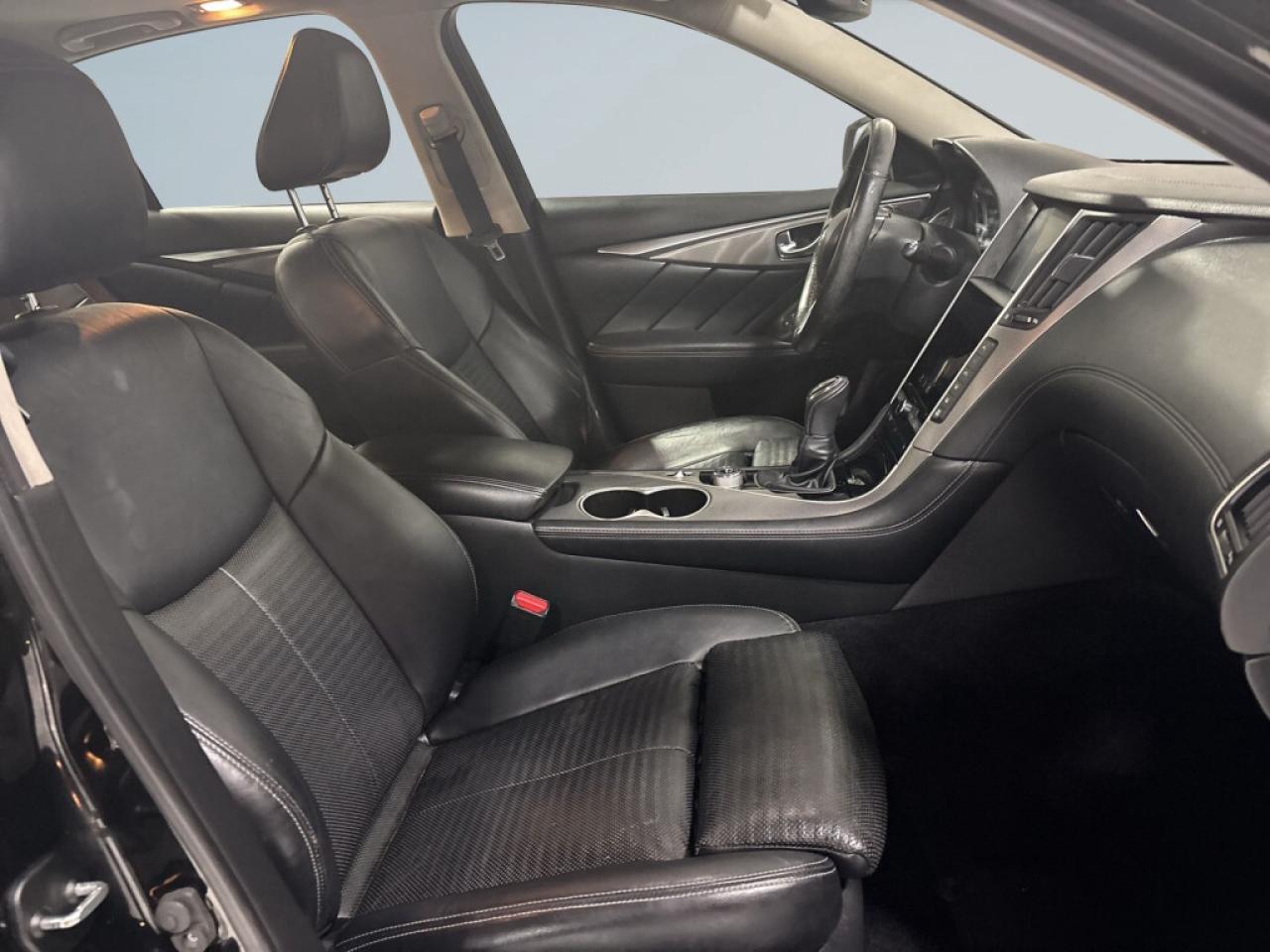 2018 Infiniti Q50 Sport AWD/Clean Carfax/ NAVI/Leather/Sunroof/Back Photo