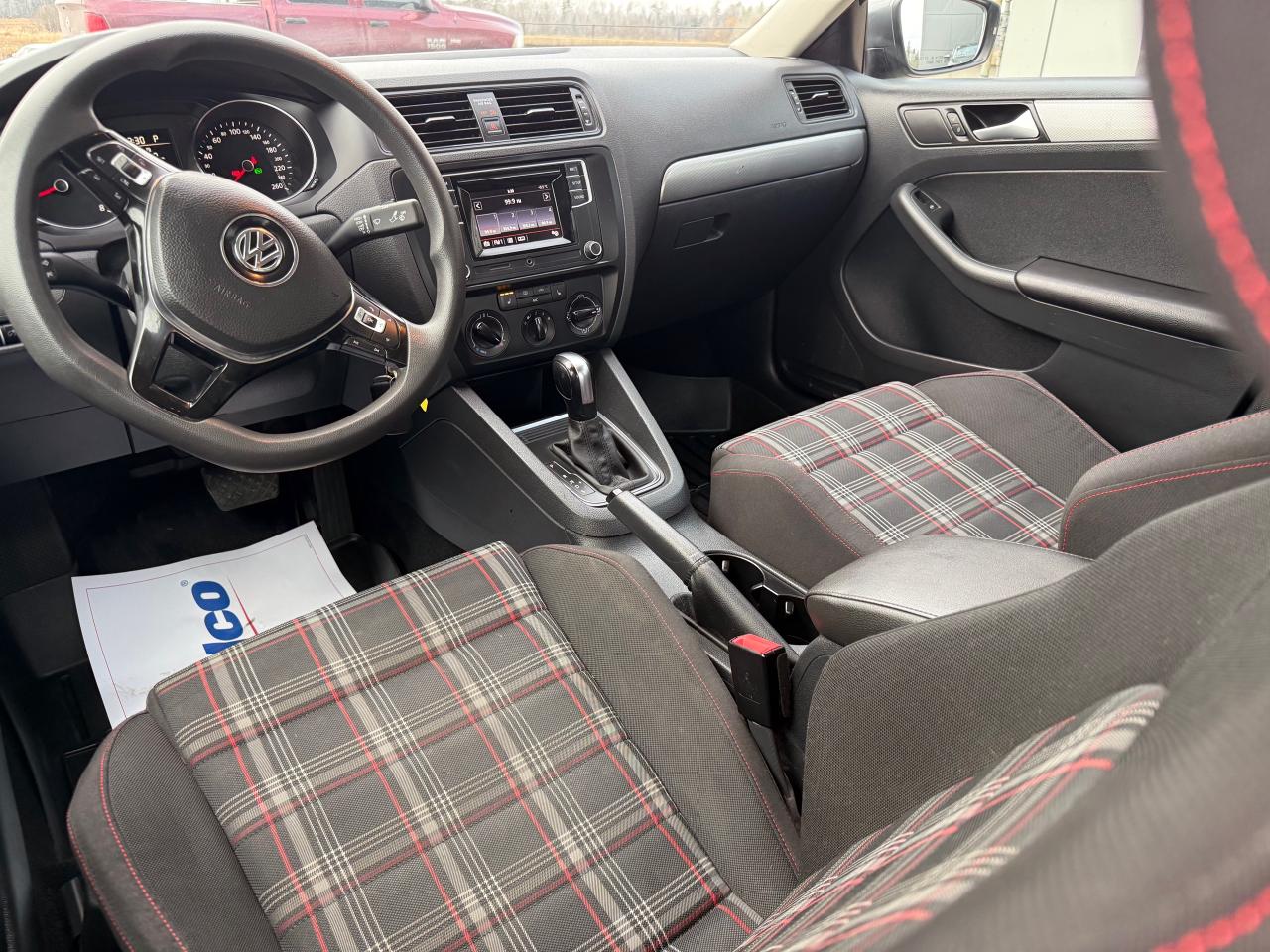 2016 Volkswagen Jetta 1.4 TSI Trendline (A6) 4dr Sedan Photo