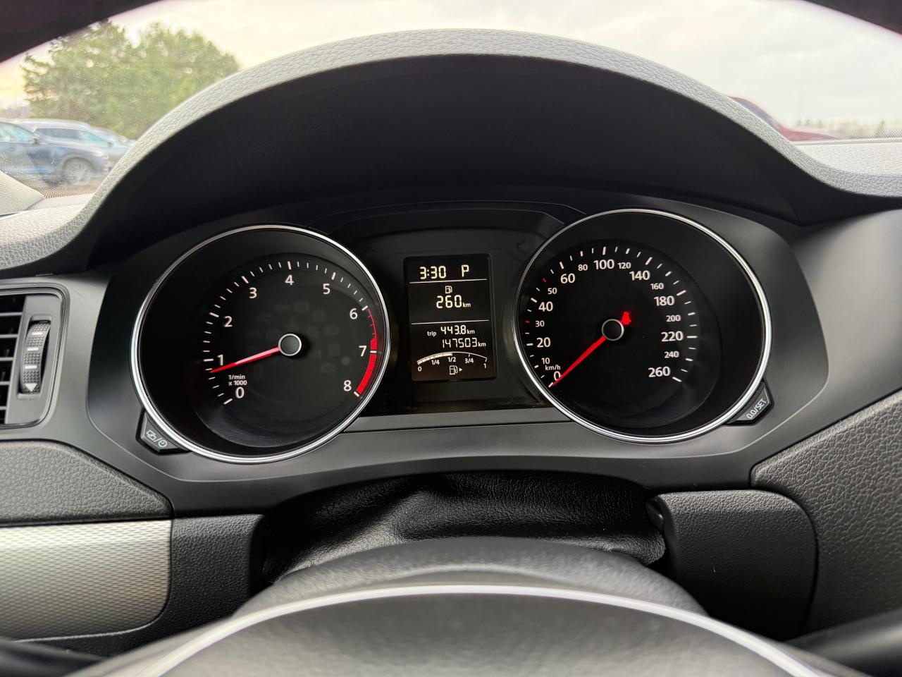 2016 Volkswagen Jetta 1.4 TSI Trendline (A6) 4dr Sedan Photo