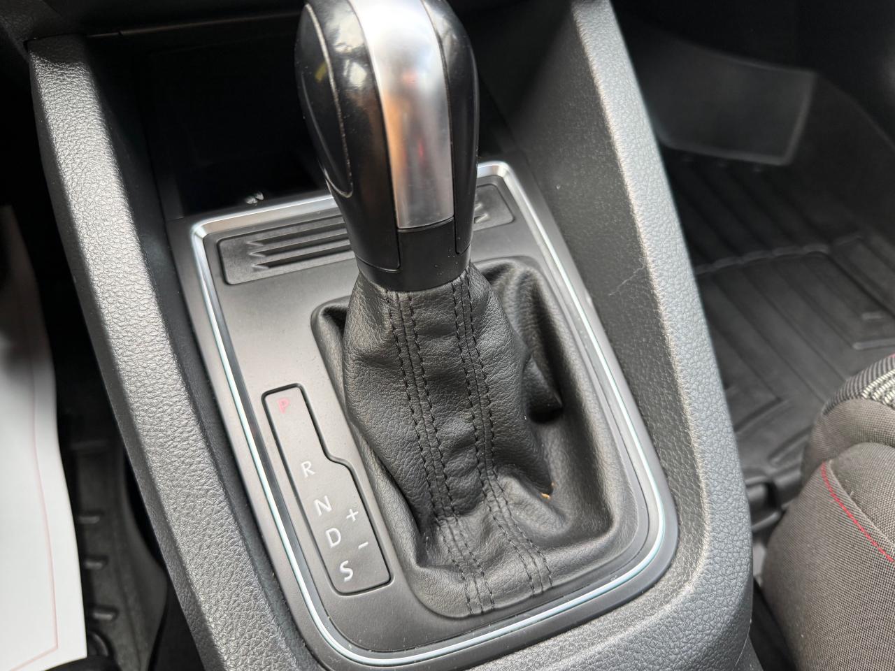 2016 Volkswagen Jetta 1.4 TSI Trendline (A6) 4dr Sedan Photo