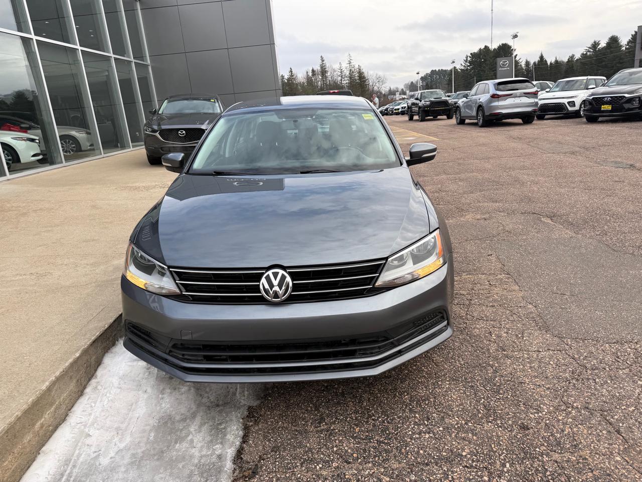 2016 Volkswagen Jetta 1.4 TSI Trendline (A6) 4dr Sedan Photo