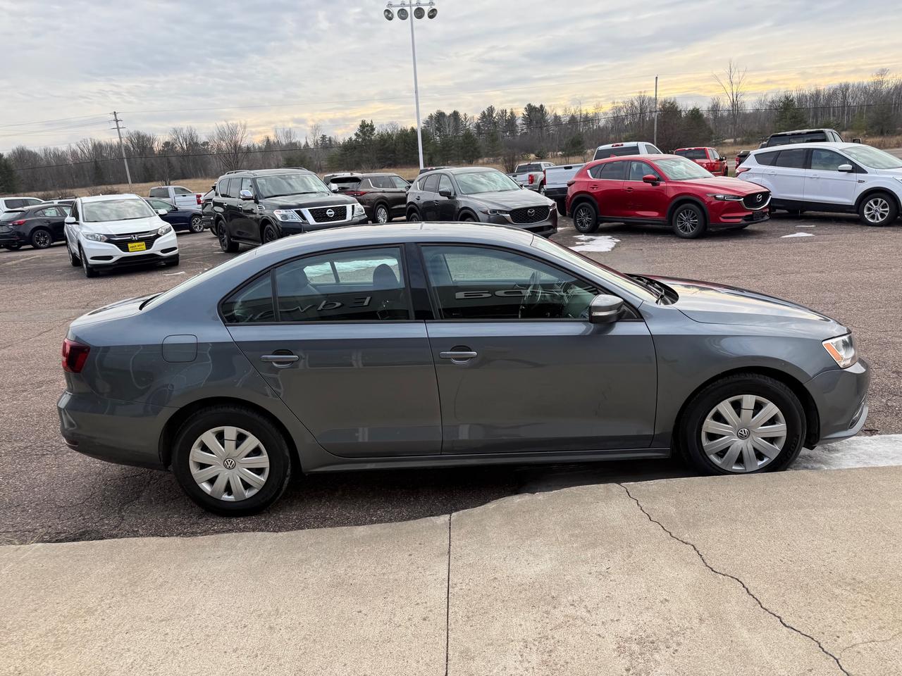 2016 Volkswagen Jetta 1.4 TSI Trendline (A6) 4dr Sedan Photo