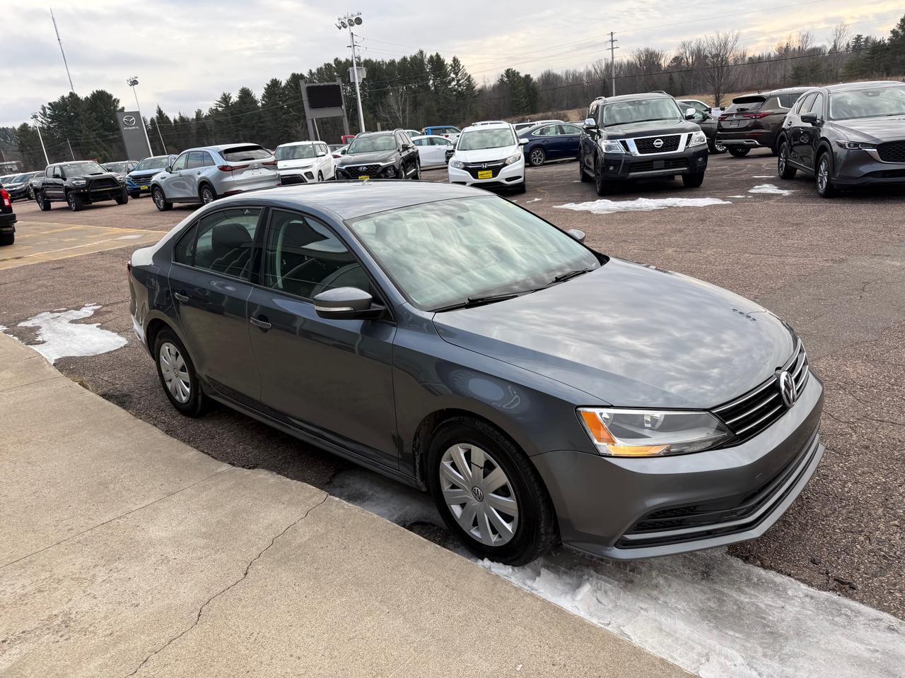 2016 Volkswagen Jetta 1.4 TSI Trendline (A6) 4dr Sedan Photo