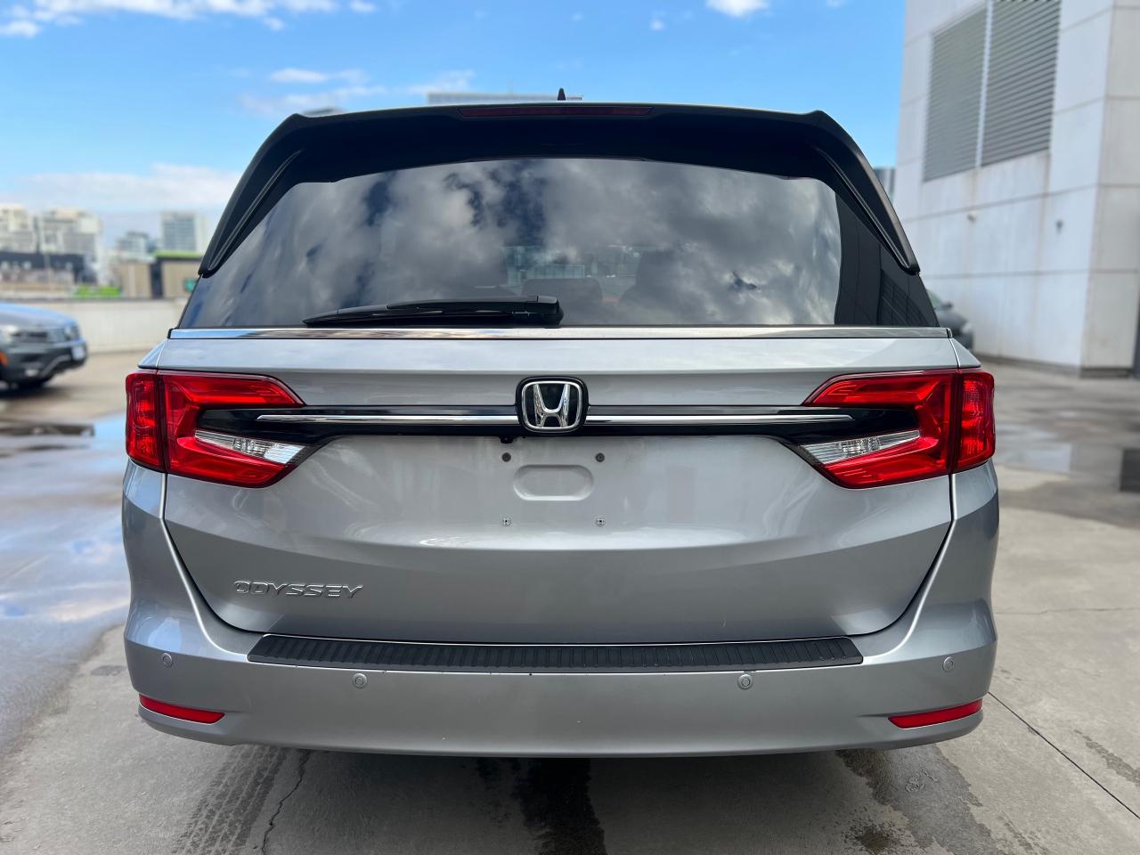 2022 Honda Odyssey EX-L RES Passenger Van Photo