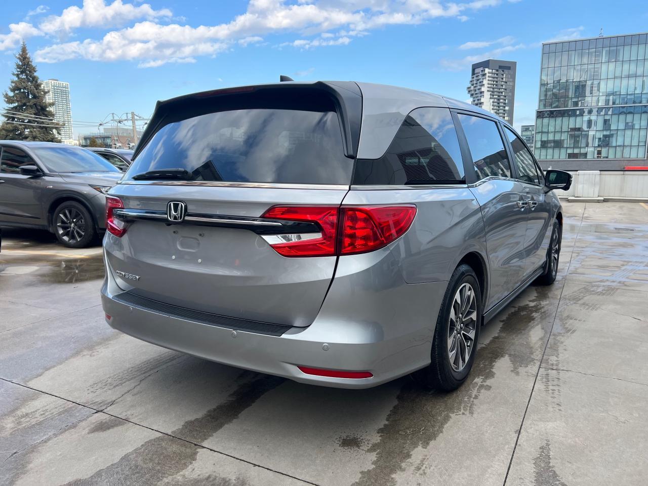 2022 Honda Odyssey EX-L RES Passenger Van Photo