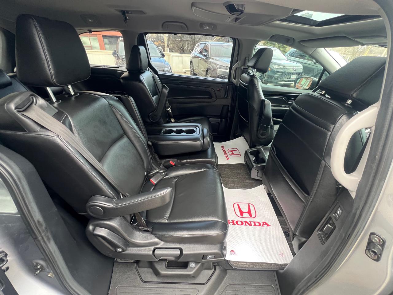 2022 Honda Odyssey EX-L RES Passenger Van Photo
