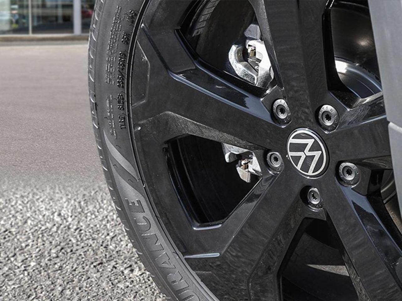 2026 Volkswagen Taos Comfortline Black Edition Photo