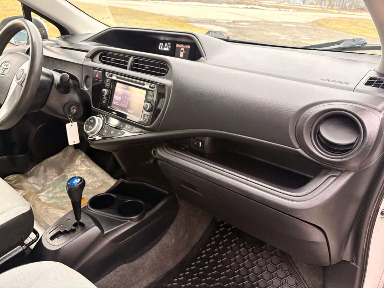 2016 Toyota Prius c 5dr HB Technology Photo