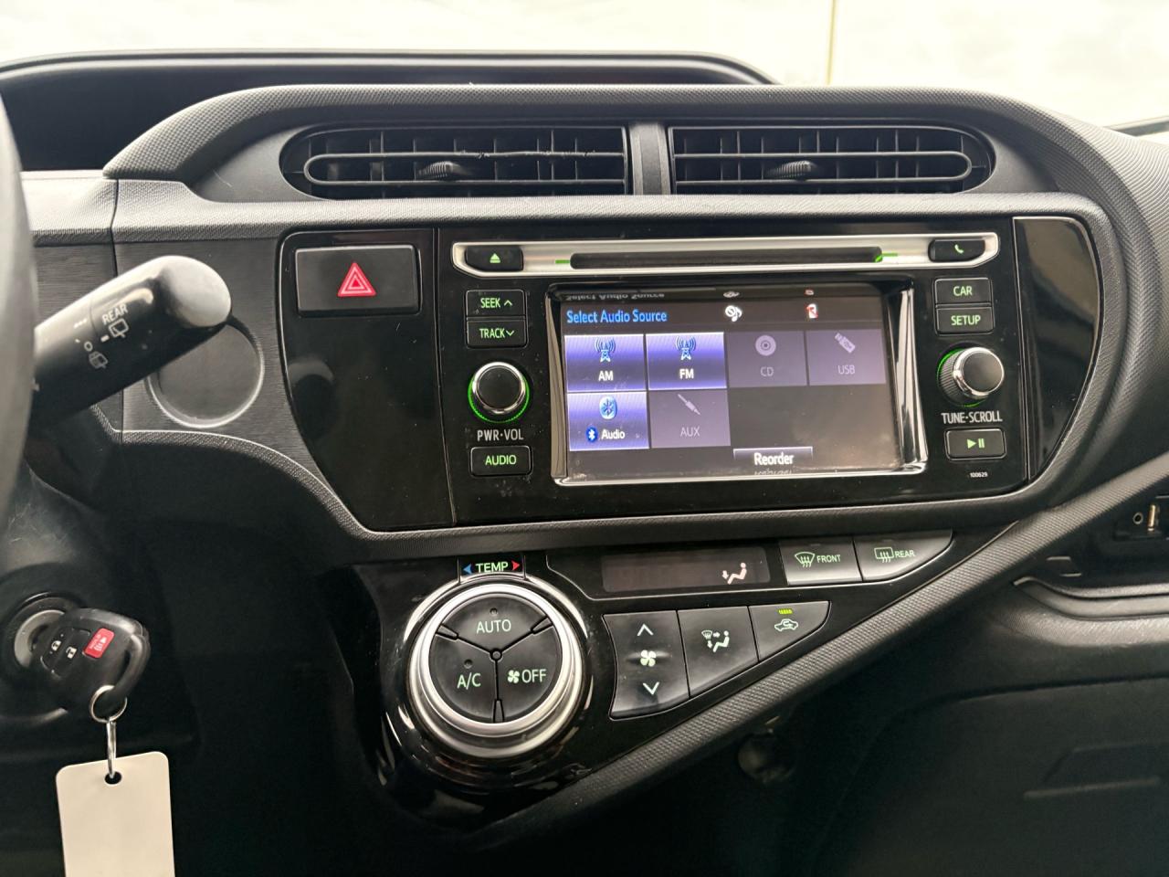 2016 Toyota Prius c 5dr HB Technology Photo