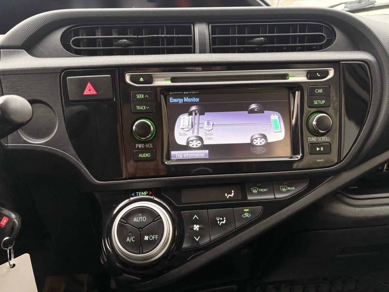 2016 Toyota Prius c 5dr HB Technology Photo