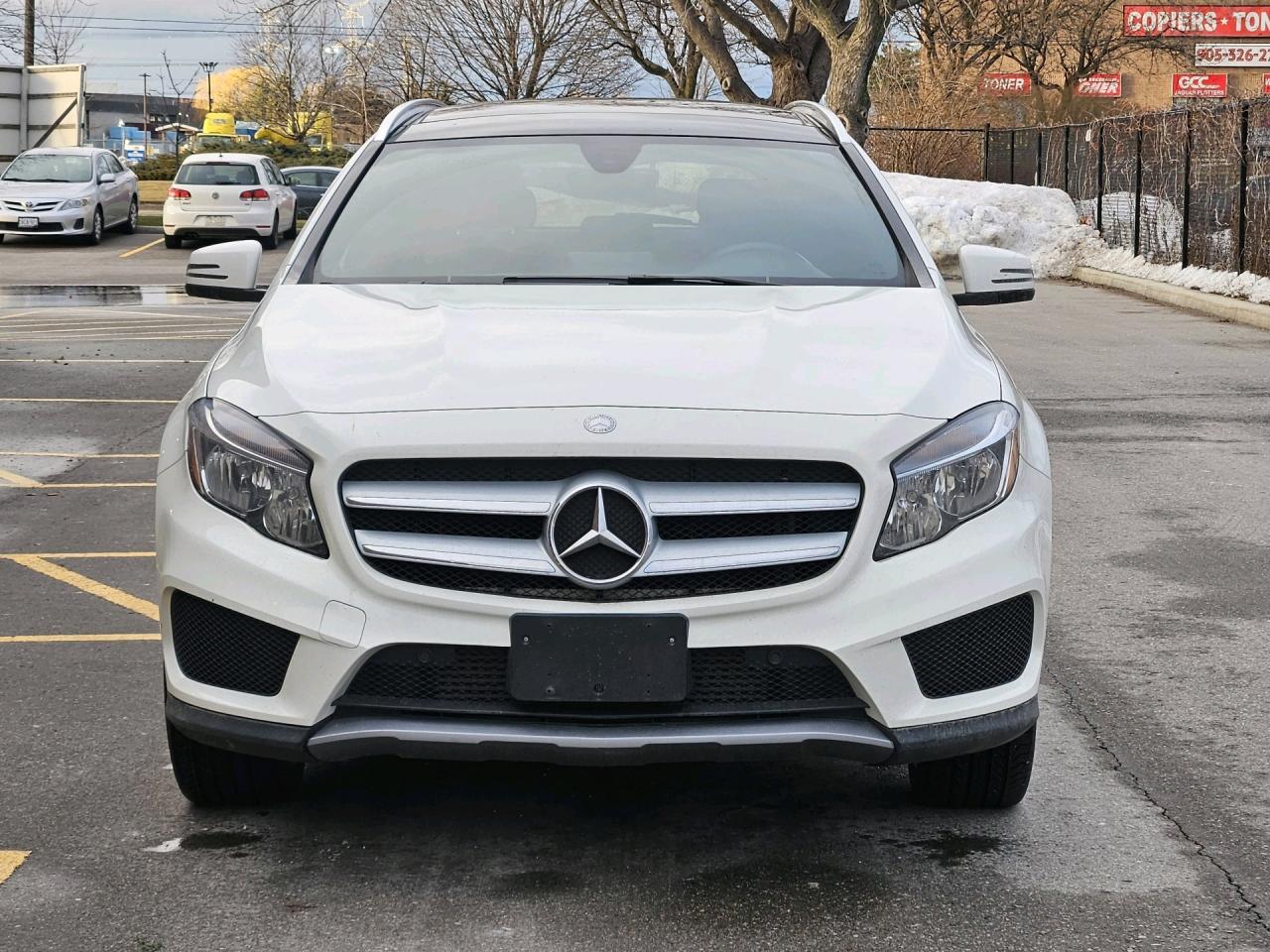 2017 Mercedes-Benz GL-Class 4MATIC GLA 250, Navigation, PANORAMIC SUNROOF Photo